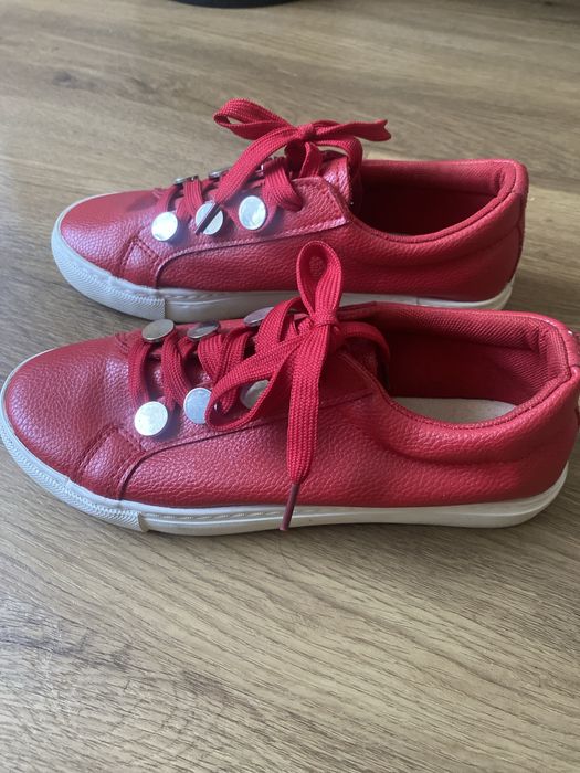 Дамски кецове/Обувки/червени