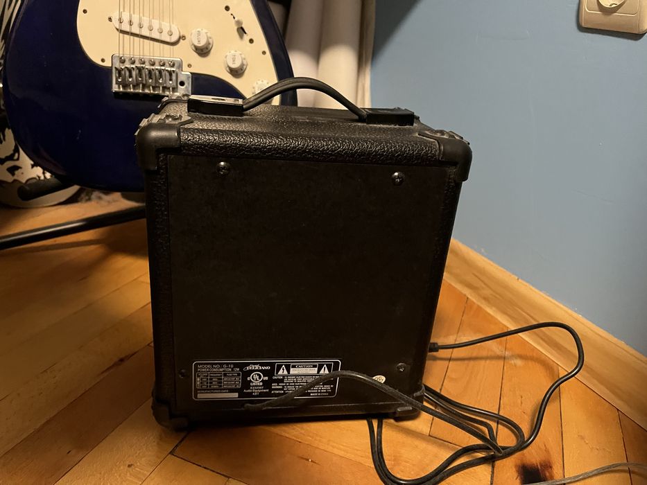 Електрическа китара + усилвател с дисторшън