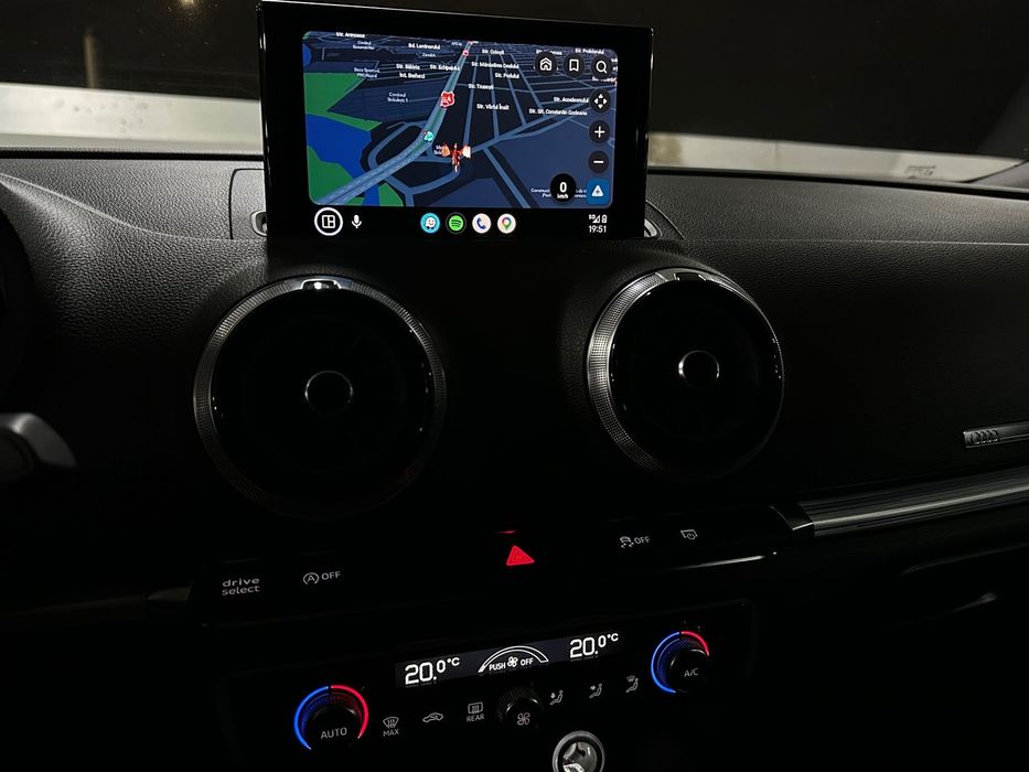 Audi A3 Sportback S-Tronic / Bi-Xenon / CarPlay