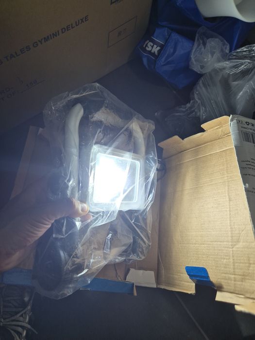 Lampa led cu suport, incarcare priza auto