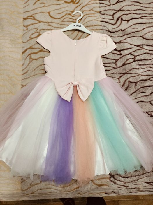 Нарядные платья на девочку 5-6лет