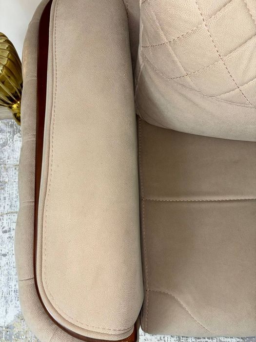 Диван Г образный