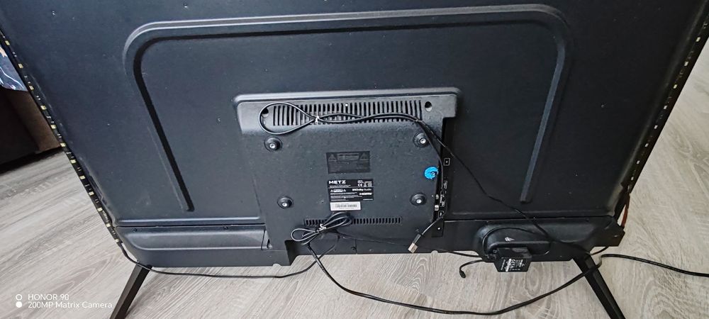 Tev Smart Metz 108 cm.