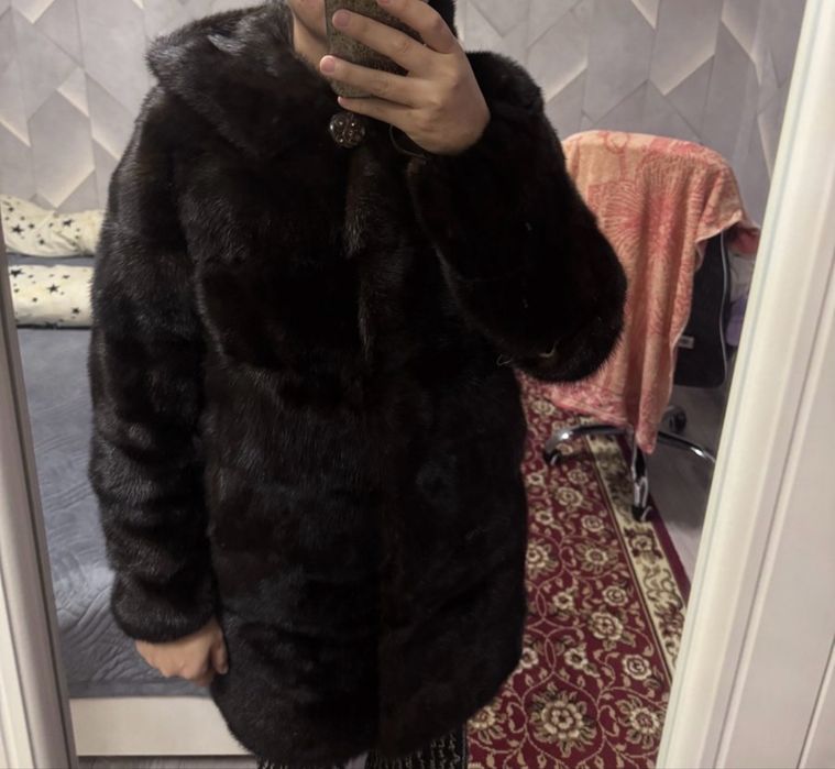 Продам шубу норковую