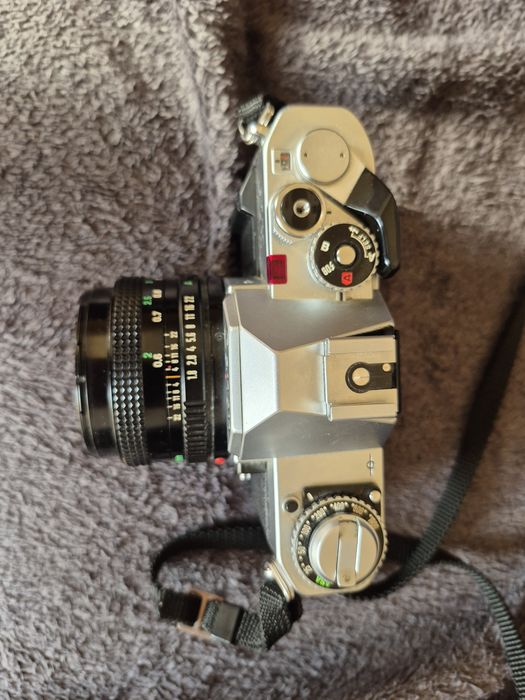 SLR Canon AV-1 cu obiectiv fd 50mm f1,8