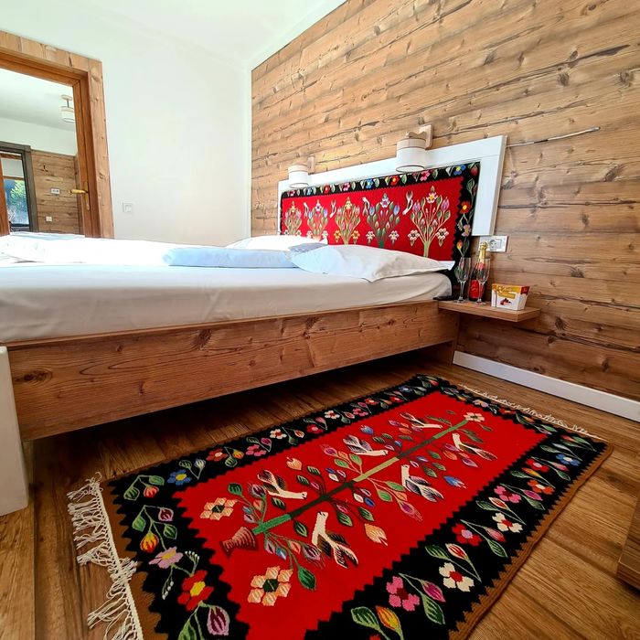 Cazare pensiune la munte. Pensiunea Subcrai