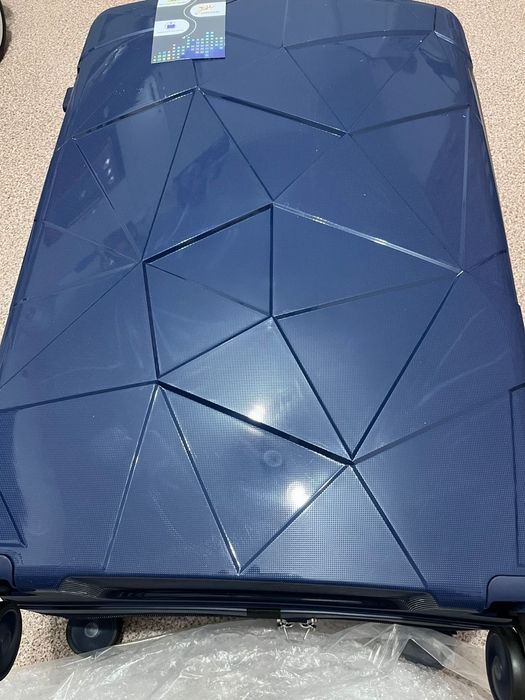 Чемодан темна синий