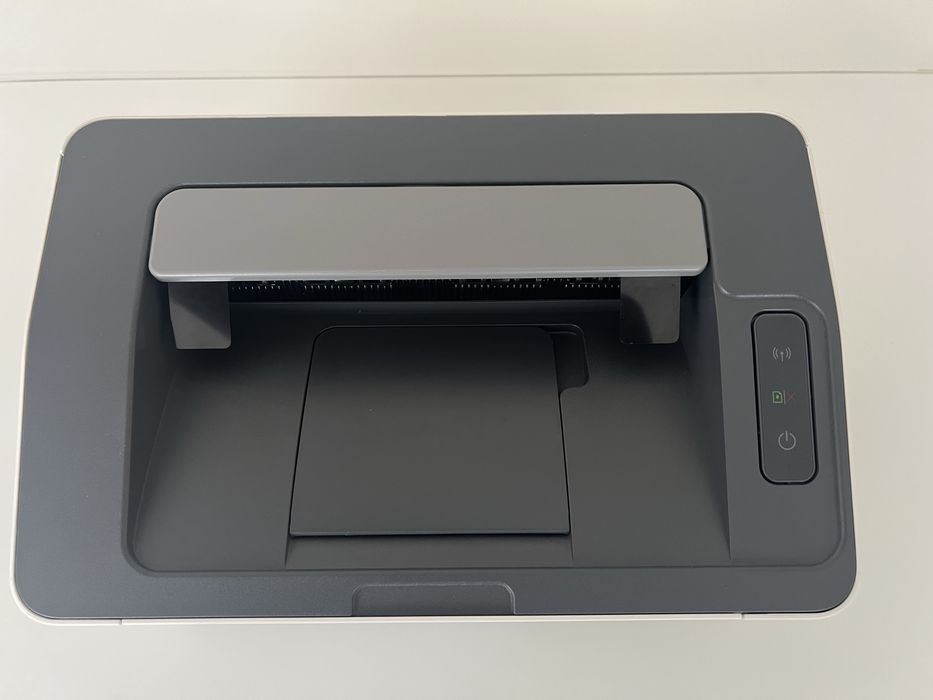 Лазерен принтер - HP laser 107w - подарък нов тонер