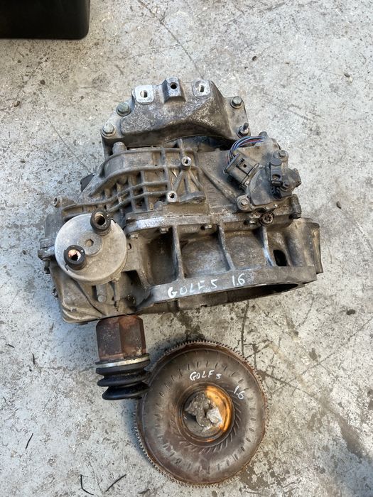 Cutie automata golf 5 1.6 benzina
