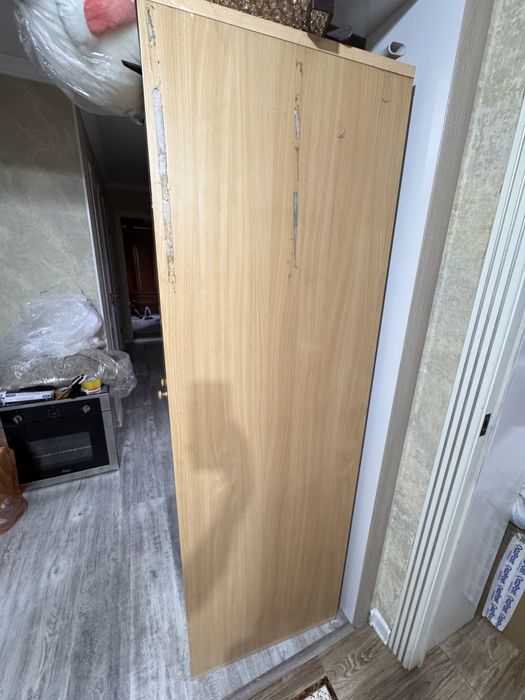 Шкаф внутри 3 полки срочно