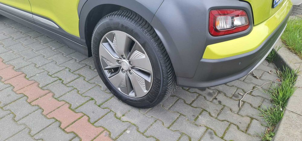 SET Anvelope VARA + IARNA 215/55R17 ( 199 lei / bucata )