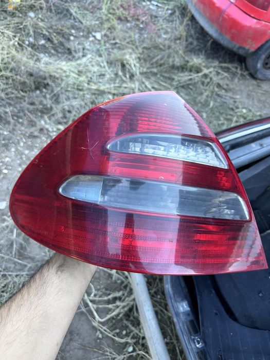 Ляв стоп Mercedes W211 седан