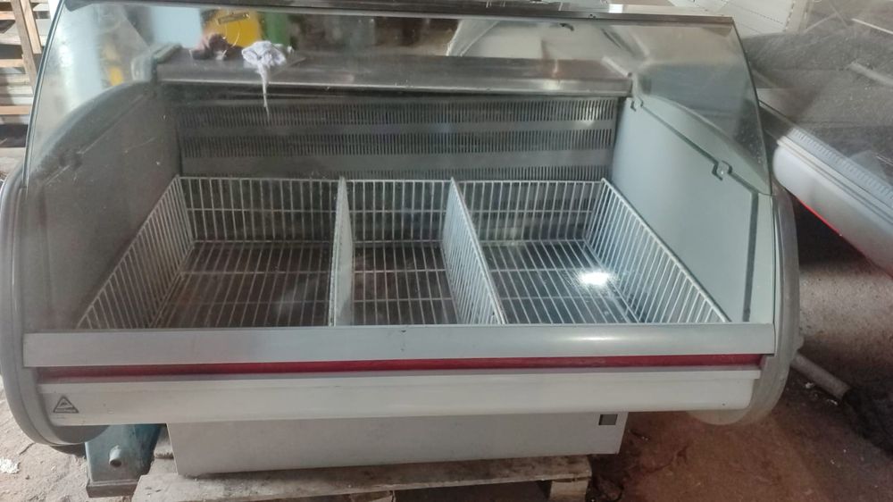 Морозильная витрина