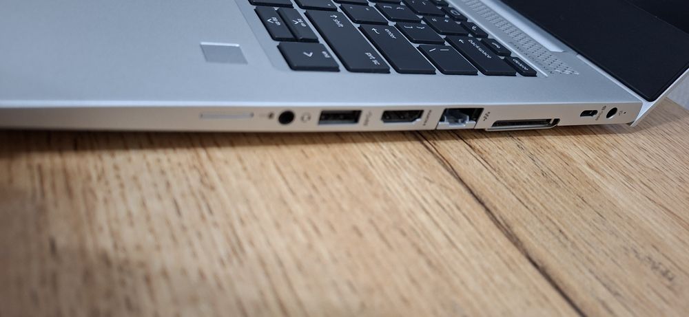 HP EliteBook 12/256 AMD Ryzen 7 PRO 2700U