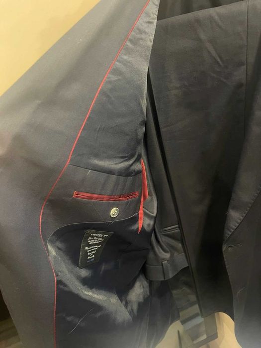 Костюм TEODOR - чисто нов - размер 64