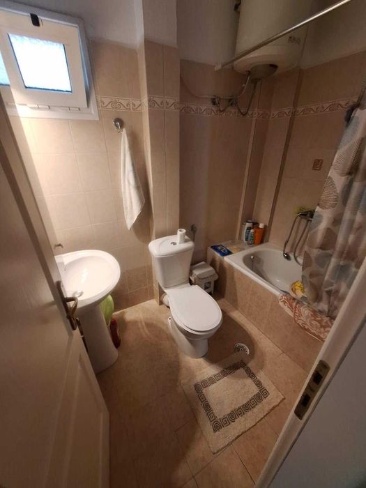 Продава триетажна къща 120 м2 с двор 280 м2 в Аспровалта, Гърция