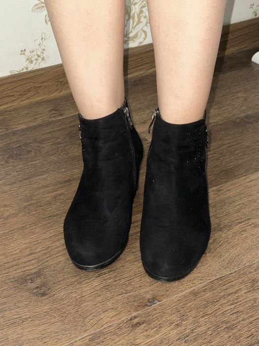 Ботильоны на замше