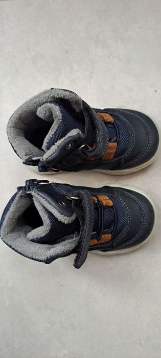 Бебешки     боти