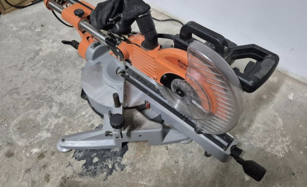 Ferăstrău circular radial cu braț glisant Einhell KGSZ 4300,