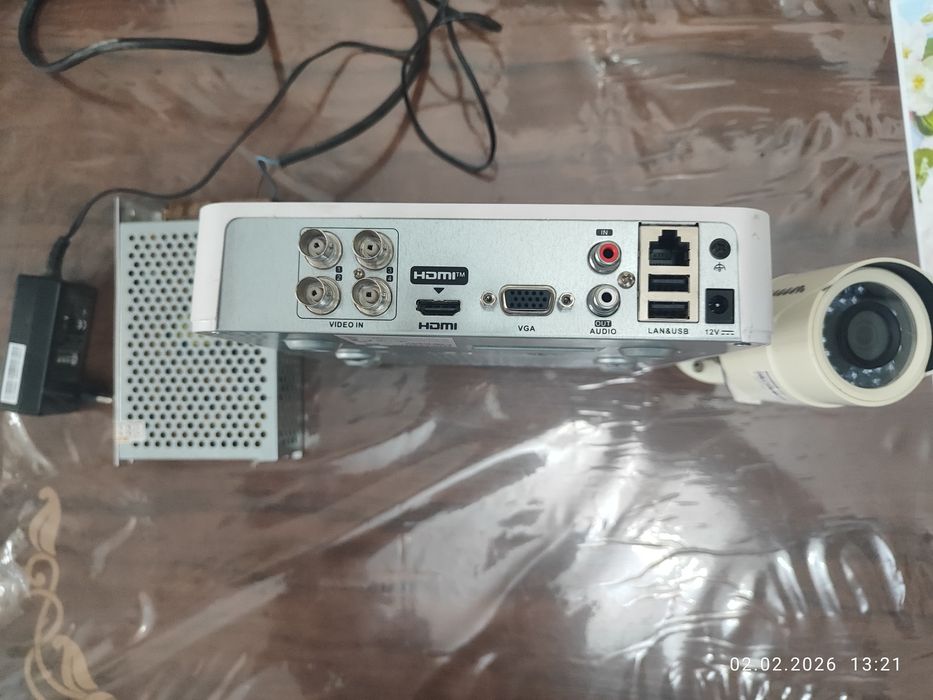 Камеры комплект с 3 трюма HD  камерами  срочна