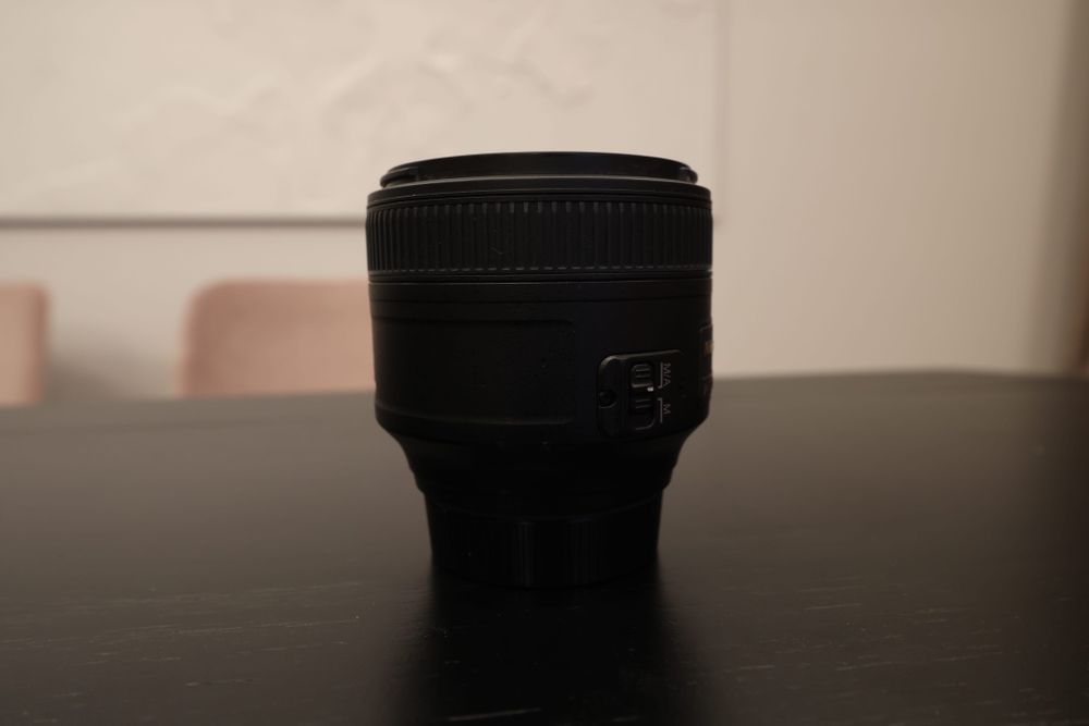 AF-S Nikkor 85mm f/1.8G за Nikon F - състояние перфектно, пълен комп.