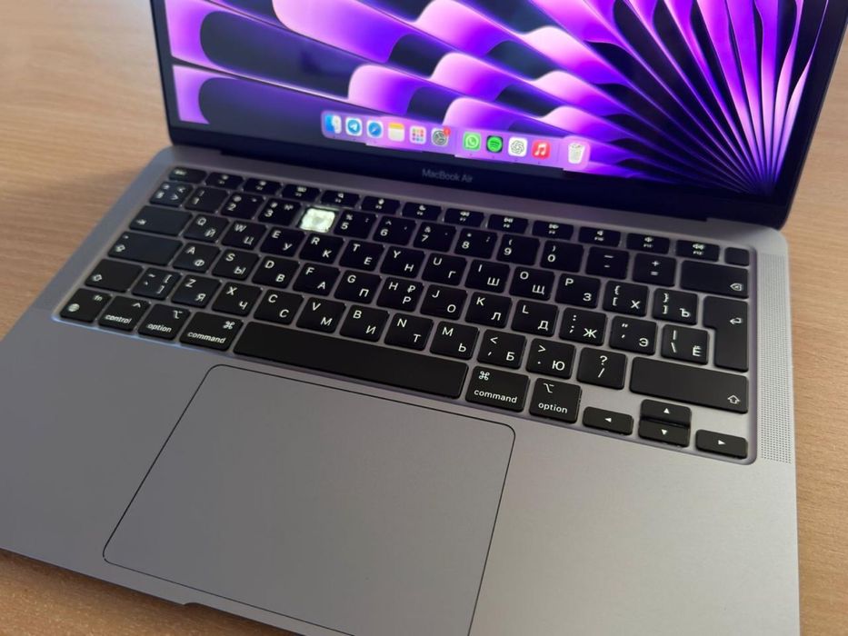 Продам Mac Air m1 2020