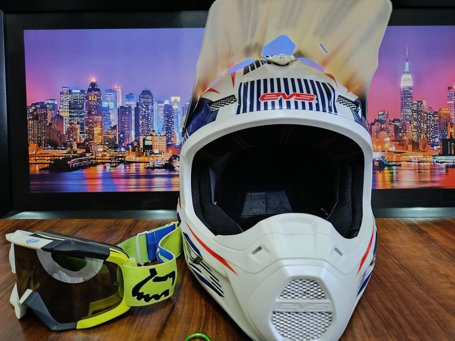 Мото шлем от Американского бренда EVS