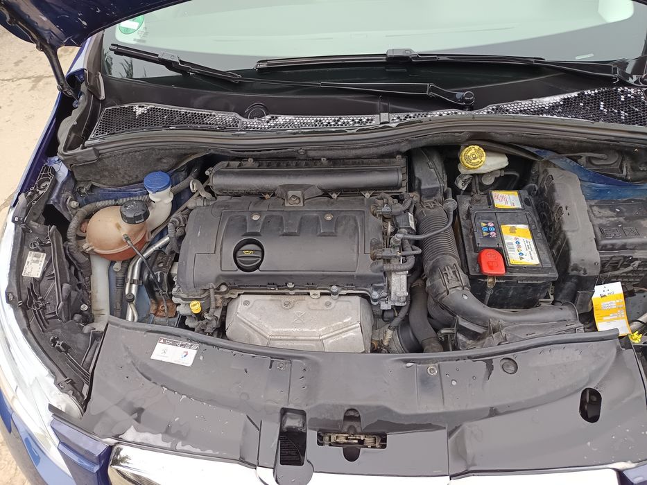 Пежо 2008, 2013 г. 1.6 бензин ,