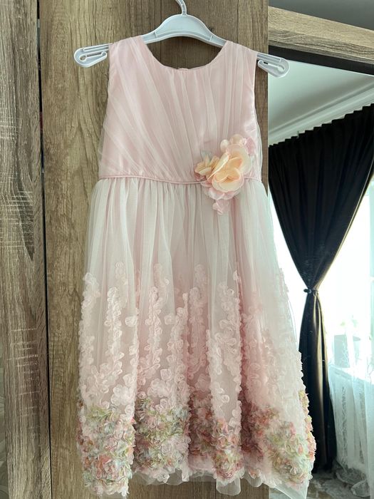 Платья на девочку 6-7 лет