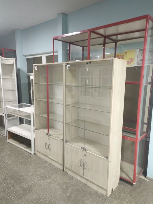 Продам стеклянные витрины