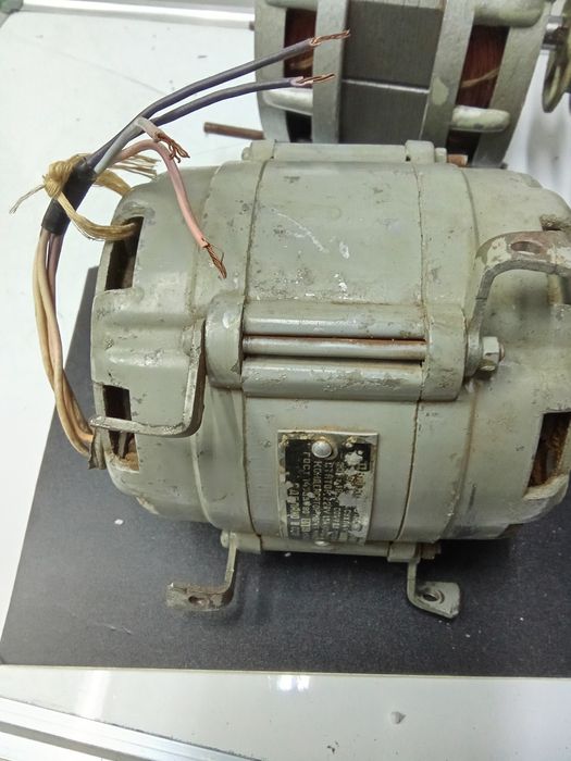 Ел мотори руски и български