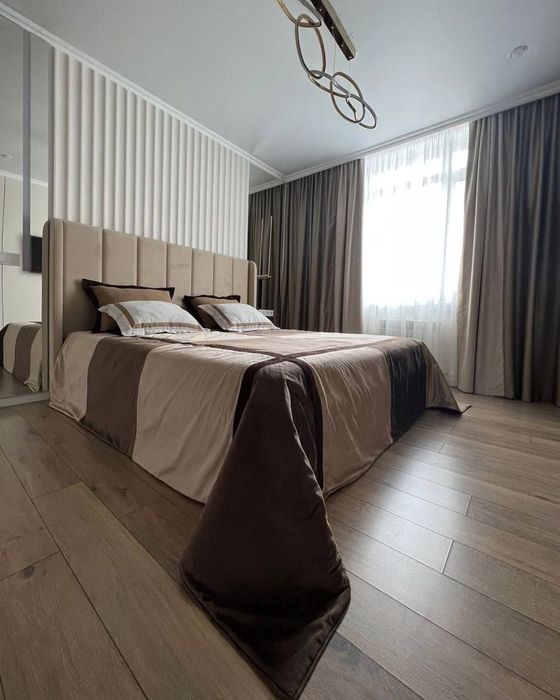 Современная мягкая двухспальная кровать