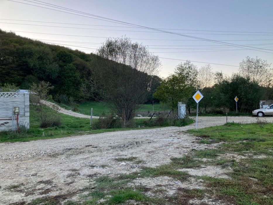 Teren intravilan 600mp utilitati Bascov langa padure