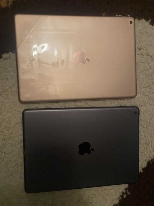 Vand doua tablete ipad