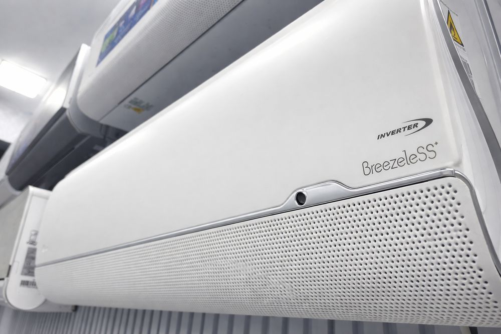 Кондиционер Midea Breezeless Inverter — без сквозняка, тихий, премиум