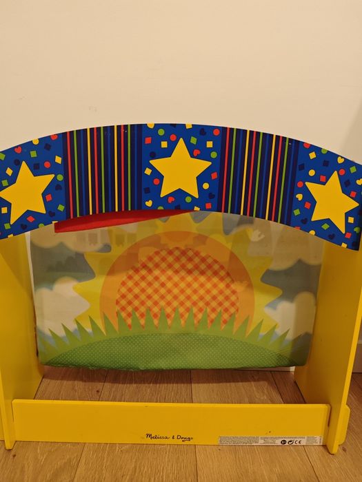 Vând teatru de păpuși Melissa and Doug