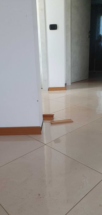 Plinta din lemn culoare stejar auriu