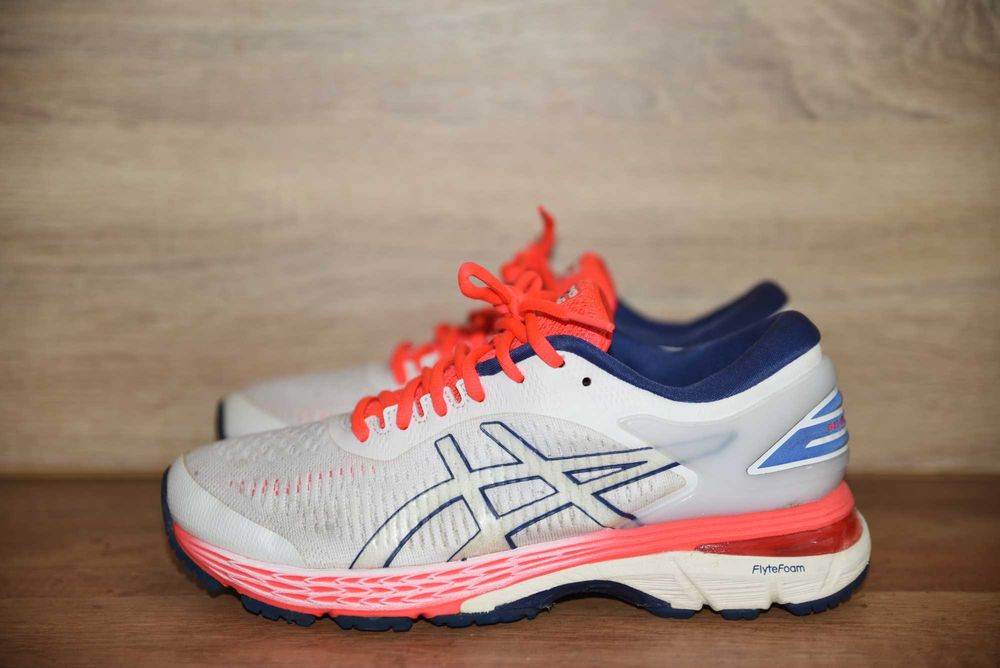 Asics оригинални дамски маратонки, размер 39