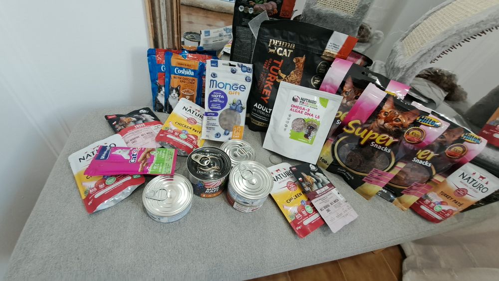 Accesorii Hrana Pisica' Pret Lotul Intreg ( foto