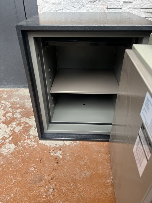 Сейф Valberg двух ключевой