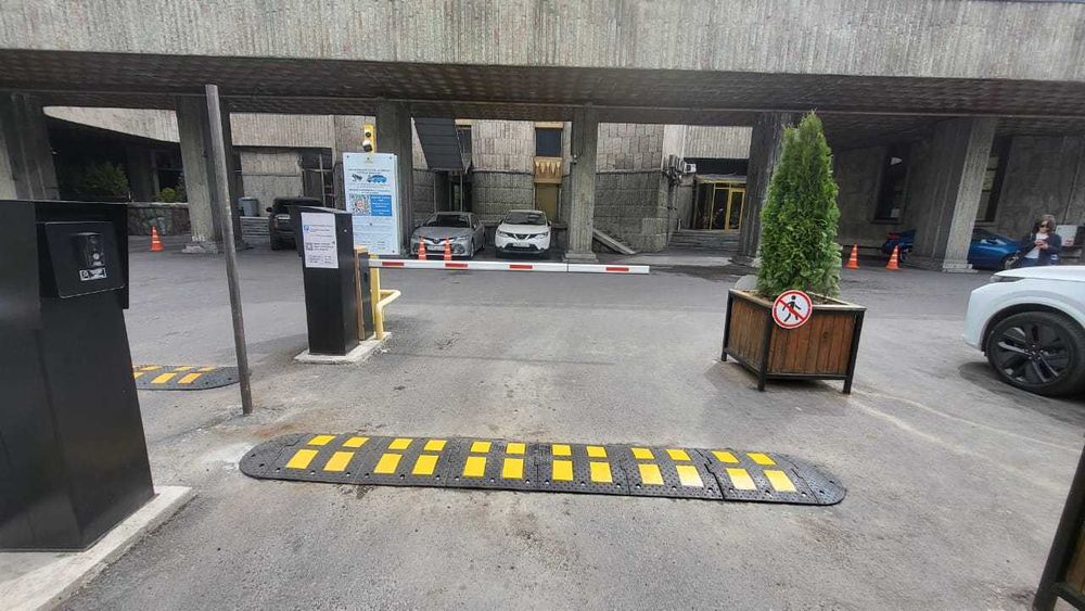 Шлагбаум для двора и частных территории