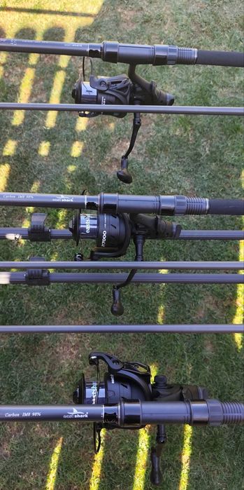 Set Pescuit,3 Lansete 3,90m+3 Mulinete 7000 cu Baitrunner+Rod Pod