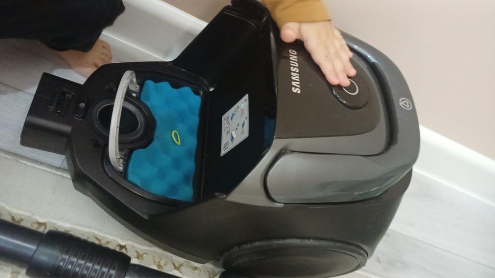 Пылесос 2300 ват