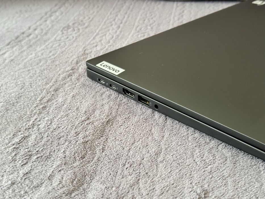 14'FHD+IPS Ryzen 7 Pro-8840u Thinkpad T14 Gen5 32GB DDR5 512GB SSD Гаранция 27 Месеца