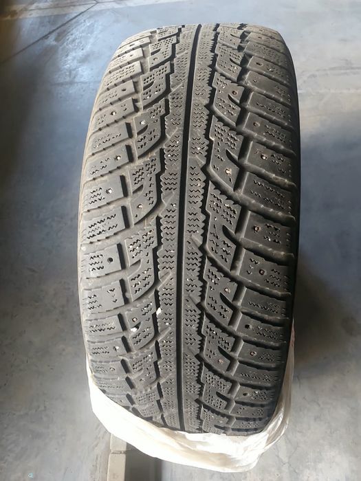 Продам зимние шины Kumho