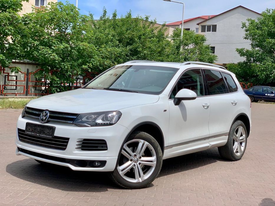 VW Touareg R-LINE 3.0 TDI 4x4 – Full Option – 2014-nu accept schimburi!