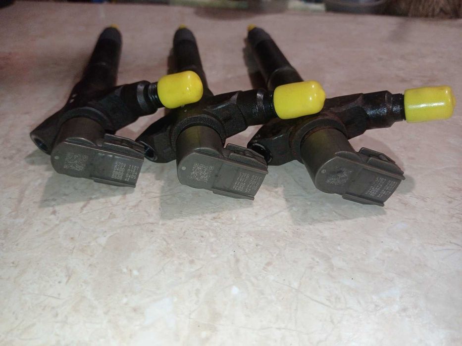 Дюзи Дизел 3бр TOYOTA AVENSIS 2011 T27 дюзите са изчистени 126kc R100