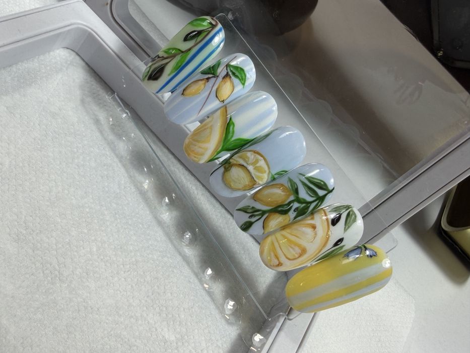 Unghii cu gel , manichiura semipermanenta, pictura personalizata