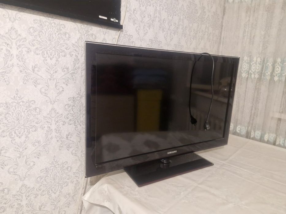 Продам Телевизор самсунг