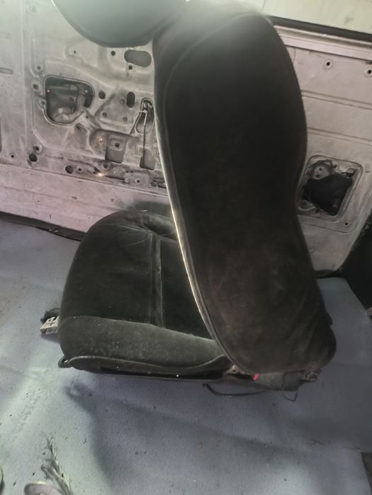 Сиденья на таета хайс